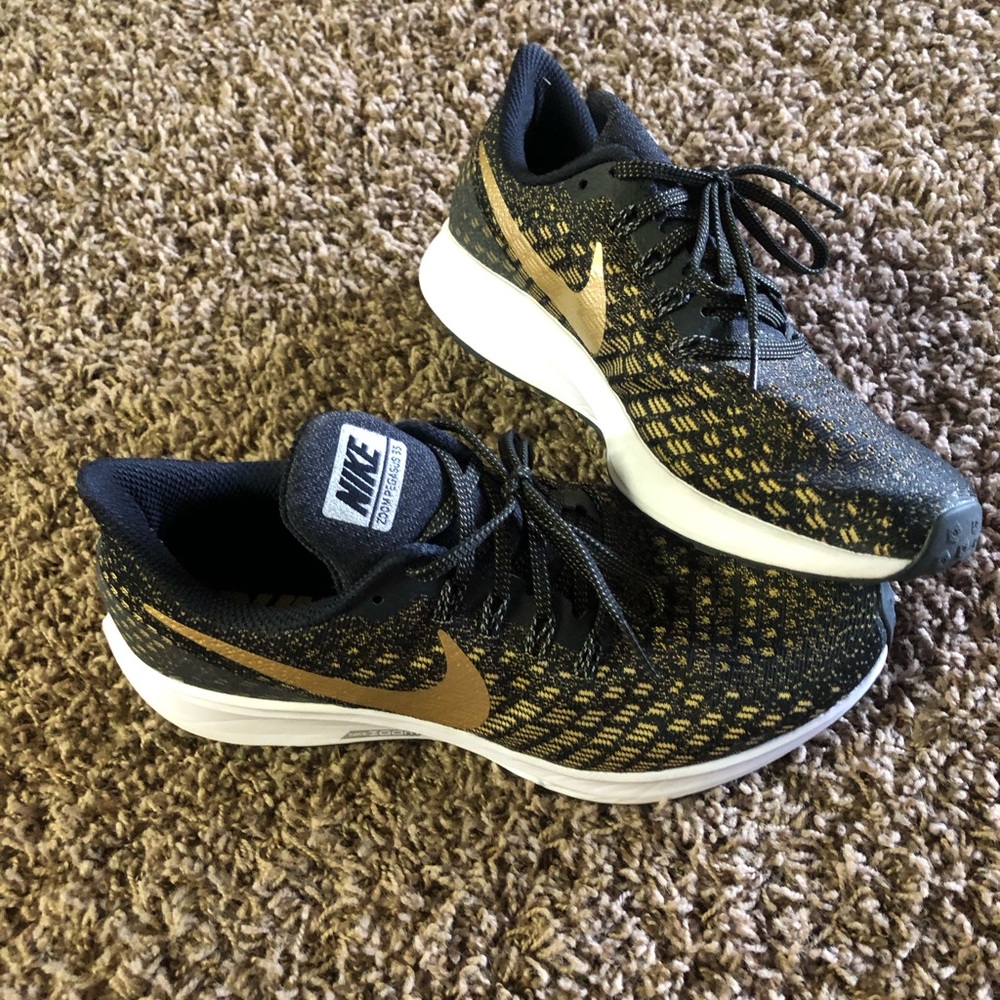 Nike tennis shoes